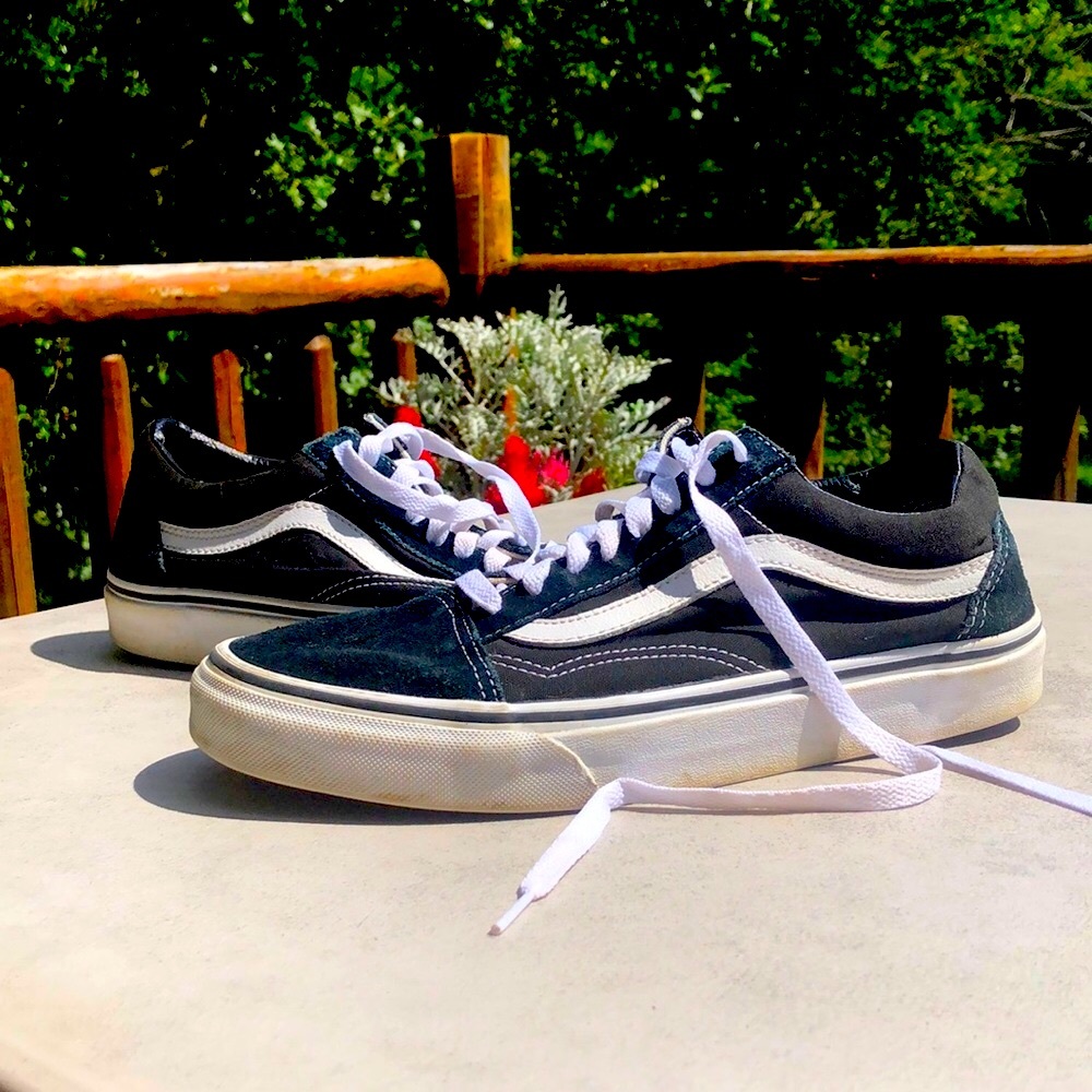 Black low top vans